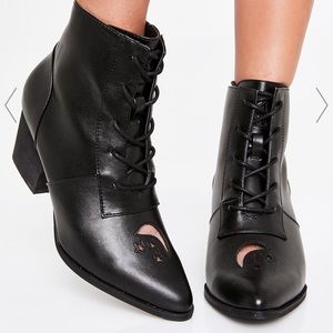 YRU AURA BOOTS